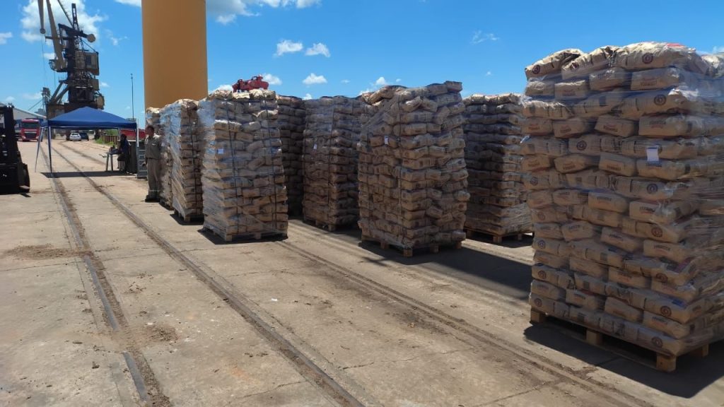 El Puerto de Barranqueras concretó una nueva exportación de carbón vegetal a Brasil