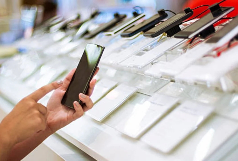 El Gobierno elimina los aranceles a la importación de celulares desde el jueves El Gobierno elimina los aranceles a la importación de celulares desde el jueves