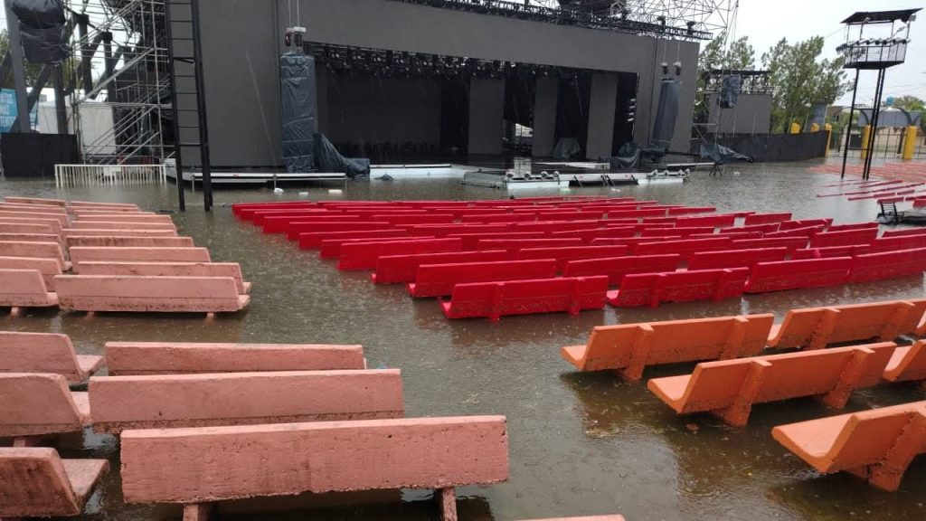 Antes de la Fiesta del Chamamé, el Anfiteatro Cocomarola quedó inundado tras la tormenta
