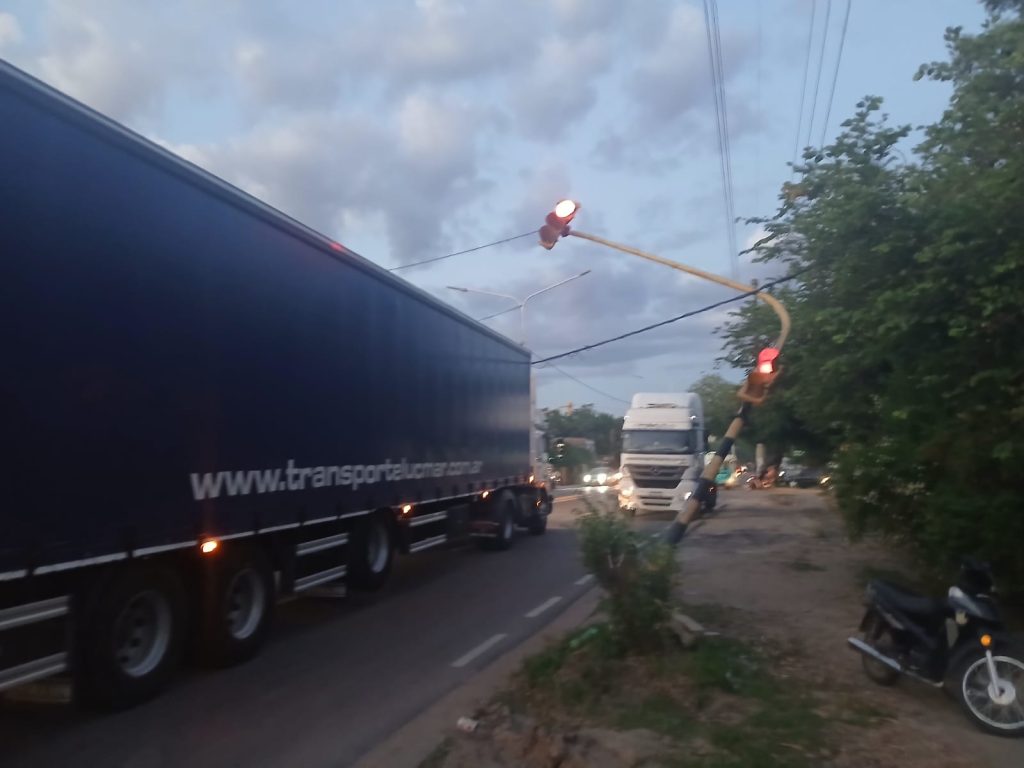 Dos operarios de una contratista de Secheep resultaron lesionados tras un siniestro vial en avenida Sabin