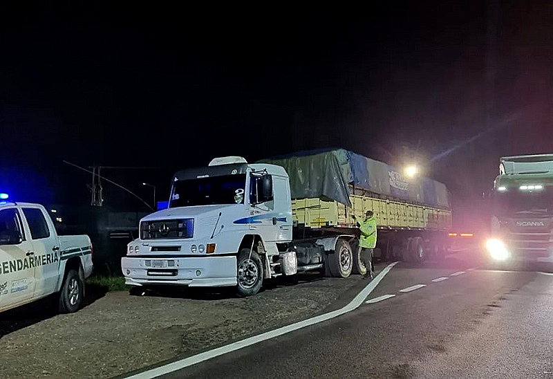 Corrientes: la Policía investiga posibles “incongruencias” en robo a camioneros chaqueños Corrientes: la Policía investiga posibles “incongruencias” en robo a camioneros chaqueños