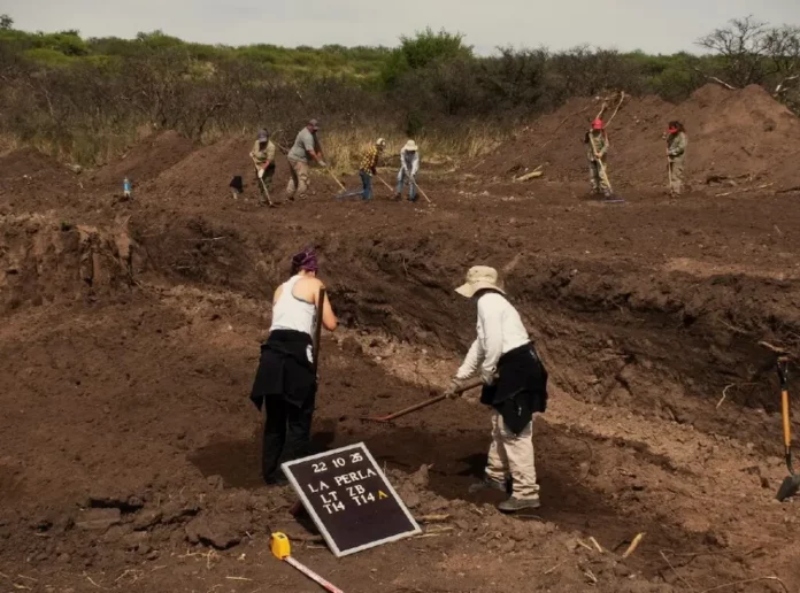 Excavaciones del EAAF: “Hallamos fragmentos que prueban el crimen de la dictadura en La Perla” Excavaciones del EAAF: “Hallamos fragmentos que prueban el crimen de la dictadura en La Perla”