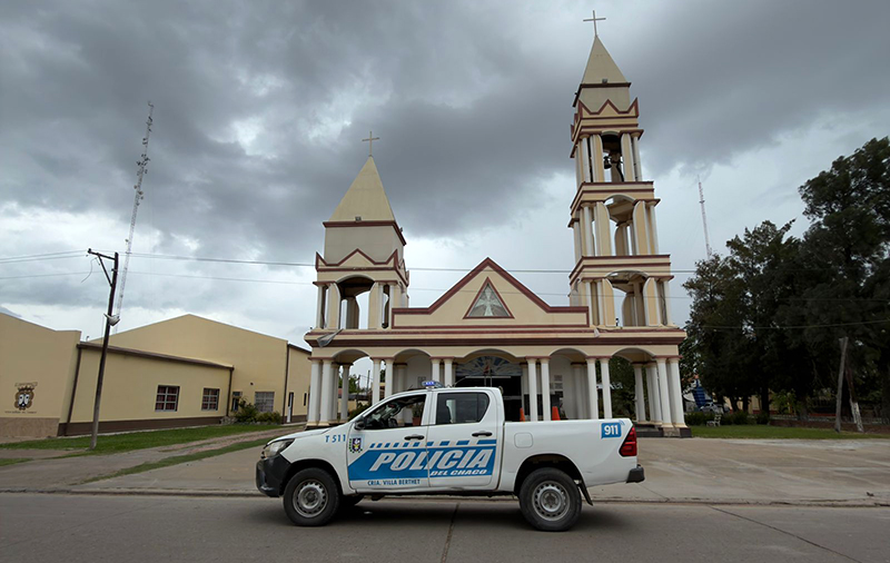 Una mujer dio a luz en un hospedaje y dejó a su bebé en la parroquia de Villa Berthet Una mujer dio a luz en un hospedaje y dejó a su bebé en la parroquia de Villa Berthet