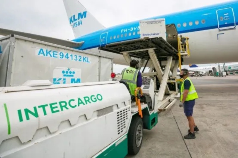 Luis Caputo oficializa la venta total de Intercargo y avanza el plan de reformas Luis Caputo oficializa la venta total de Intercargo y avanza el plan de reformas